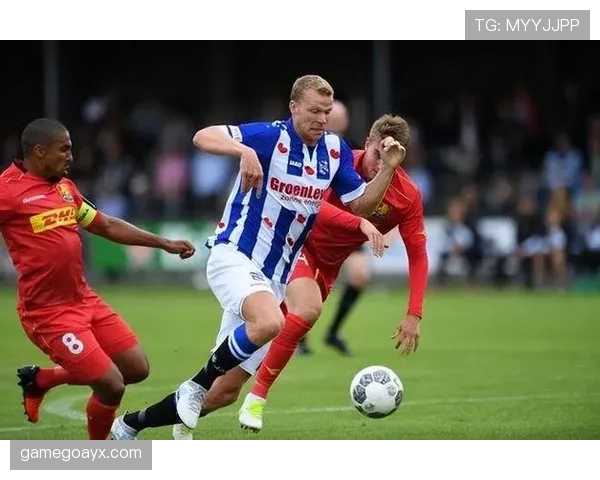 乌德勒支新赛季攻防平衡状态值得关注，表现稳健吸引媒体目光