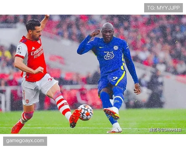 切尔西中场功能重叠致节奏问题,攻防转换效率受限