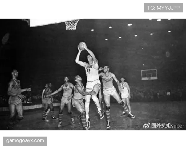 张伯伦内线统治力改变联盟防守逻辑