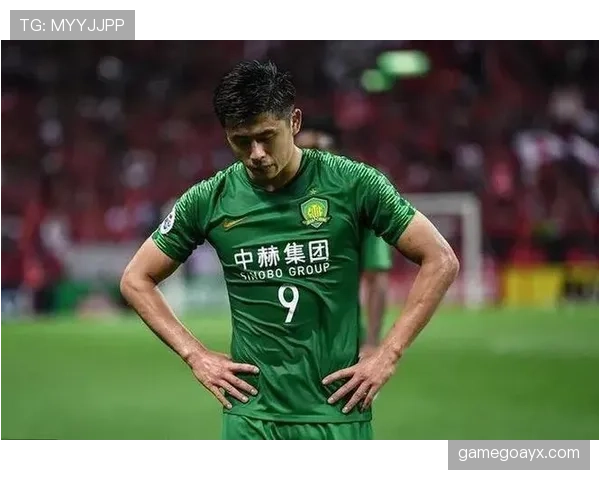 张玉宁在超市推着一车进口食材，这画面把我平凡的周末直接打回原形